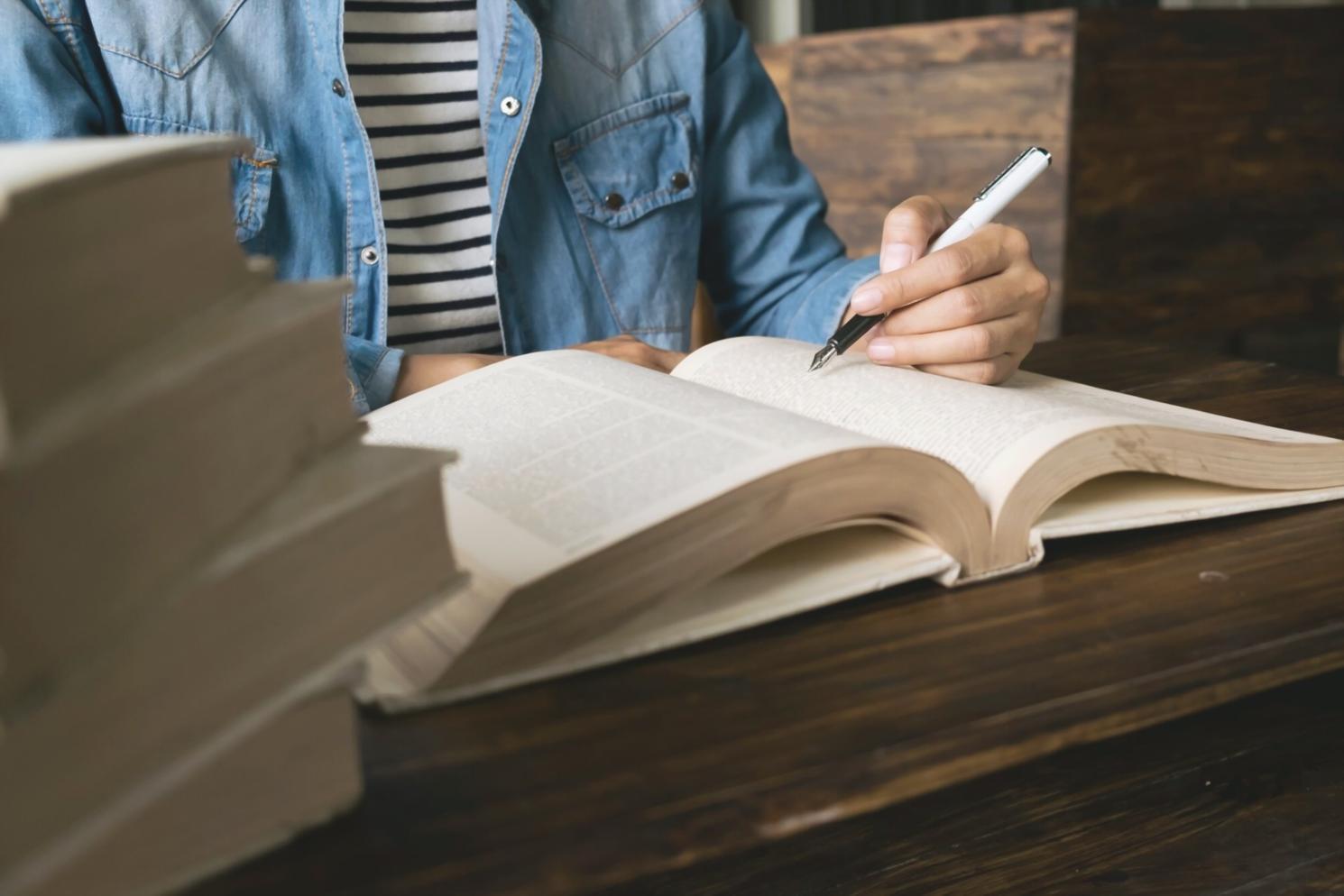 Análisis financiero avanzado en pantalla